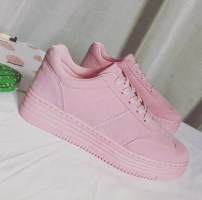 Женские кроссовки на высокой подошве фото