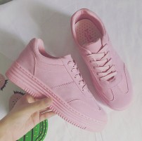 Женские кроссовки на высокой подошве фото