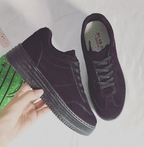 Женские кроссовки на высокой подошве фото