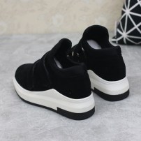 Кроссовки женские высокие с необычно шнуровкой на платформе фото