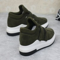 Кроссовки женские высокие с необычно шнуровкой на платформе фото