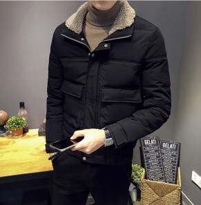 Теплая короткая зимняя мужская куртка